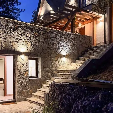 Serenity Hill Villa *